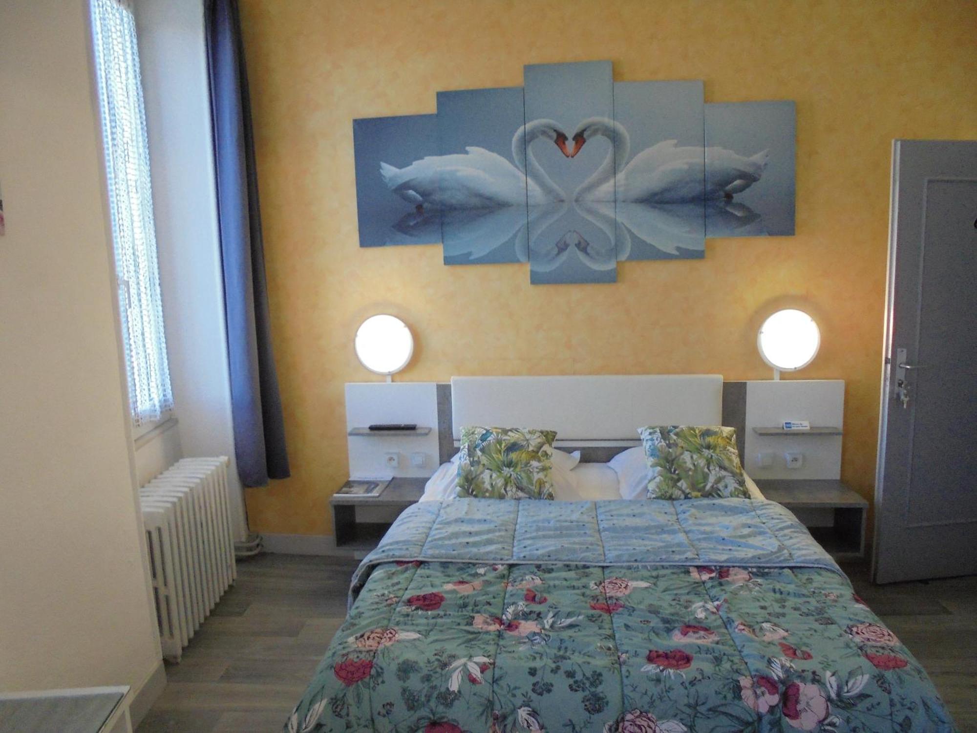 Hotel De La Gare 2*